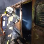 Požár maringotky na sjezdovce ve Velké Úpě
