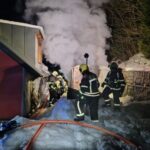 Požár maringotky na sjezdovce ve Velké Úpě