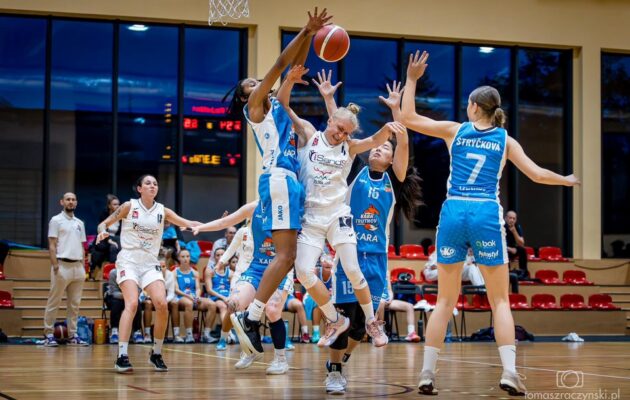 Kara se všemi posilami si zajela pro první výhru v přípravě do Polska