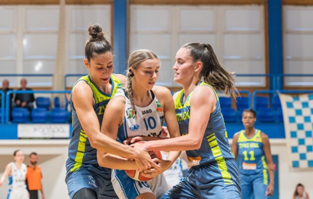 Basket, ŽBL: Trutnov - USK Praha 45:124