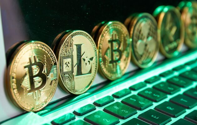 Falešná investice do kryptoměny, muž přišel o více než milion korun