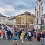 Cirk-UFF: průvod z náměstí k Uffu
