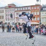 Cirk-UFF: průvod z náměstí k Uffu