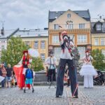Cirk-UFF: průvod z náměstí k Uffu