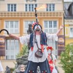 Cirk-UFF: průvod z náměstí k Uffu