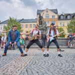 Cirk-UFF: průvod z náměstí k Uffu