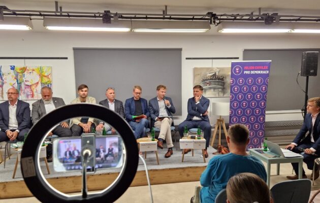 Co bude dál s Královéhradeckým krajem? To nejlepší z předvolební debaty dnes