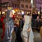 Dračí slavnosti - večerní průvod