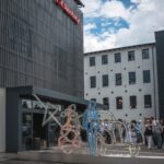 Odhalení sochy Nákup vozu v Autostylu