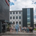 Odhalení sochy Nákup vozu v Autostylu
