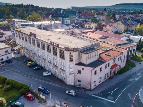 Dvůr Králové ukončil projekt přestavby Mayerovy továrny, bude hledat investora