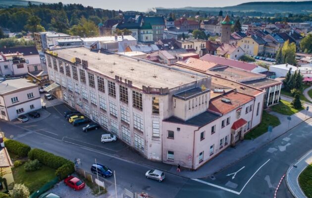 Plánuje se přestavba Mayerovy továrny ve Dvoře Králové