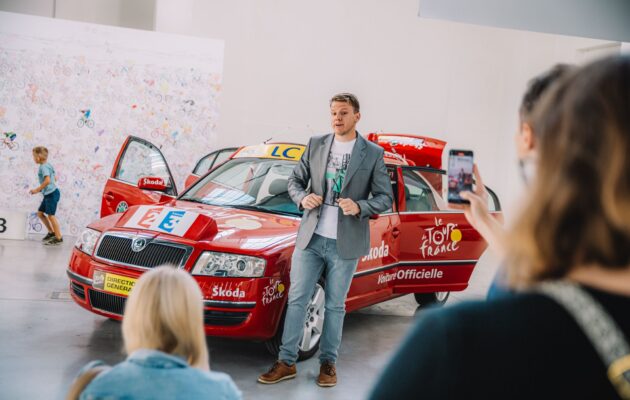 FOTO: Ředitelské vozy z Tour de France zaparkovaly v EPO1