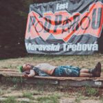 Druhý den punkového festivalu Pod Parou na Bojišti