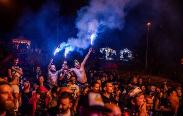 FOTO: Poslední noc Festu Pod Parou rozproudily britské kapely