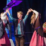 Folklorní soubor Hadářek při rozsvícení vánočního stromu v Trutnově