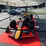Formule 1 na parkovišti u Lidlu