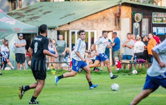 Exhibice v Libči pro domácí Jiskru, za hokejisty hrál i mistr světa