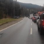 Nákladní auto sjelo do řeky