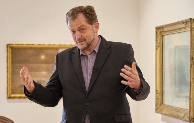 V městské galerii ke stejnojmenné výstavě pokřtí publikaci Plujeme do tmy