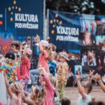 Nedělní program Kultury pod hvězdami na Bojišti: BibiBum, Jen pravdu, drahý a Dracula