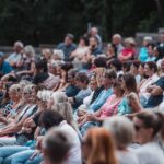 Nedělní program Kultury pod hvězdami na Bojišti: BibiBum, Jen pravdu, drahý a Dracula