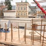 Instalace konstrukce druhého dílu lávky nad Struhou