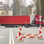 Instalace konstrukce druhého dílu lávky nad Struhou