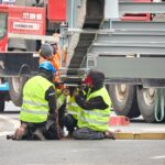 Instalace konstrukce druhého dílu lávky nad Struhou