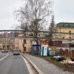 Instalace konstrukce druhého dílu lávky nad Struhou