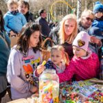 Lovci velikonočních vajíček na Dolcích
