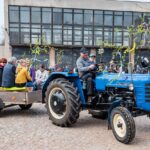 Průvod s přehlídkou zemědělských strojů a samohybů