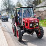 Průvod s přehlídkou zemědělských strojů a samohybů