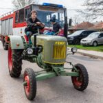Průvod s přehlídkou zemědělských strojů a samohybů