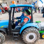 Průvod s přehlídkou zemědělských strojů a samohybů