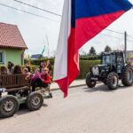 Průvod s přehlídkou zemědělských strojů a samohybů
