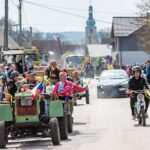 Průvod s přehlídkou zemědělských strojů a samohybů