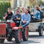 Průvod s přehlídkou zemědělských strojů a samohybů