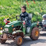 Průvod s přehlídkou zemědělských strojů a samohybů