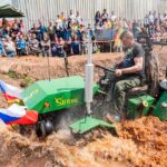 Průvod s přehlídkou zemědělských strojů a samohybů