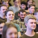 Herec Donutil v lesnické škole