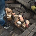 Nález historických zbraní při rekonstrukci soudu v Trutnově