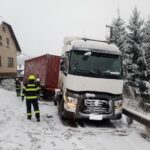 Nehody na zasněžených a kluzkých silnicích