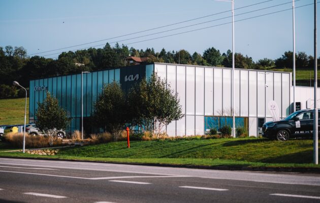OLFIN Car přivítá značku KIA v moderním showroomu