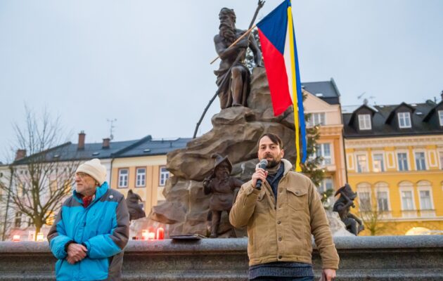 Oslava 17. listopadu na náměstí