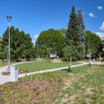 Revitalizovaný park u kostela sv. Václava v Horním Starém Městě