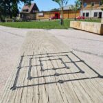 Revitalizovaný park u kostela sv. Václava v Horním Starém Městě
