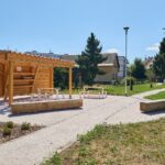 Revitalizovaný park u kostela sv. Václava v Horním Starém Městě