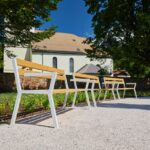 Revitalizovaný park u kostela sv. Václava v Horním Starém Městě