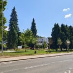 Revitalizovaný park u kostela sv. Václava v Horním Starém Městě
